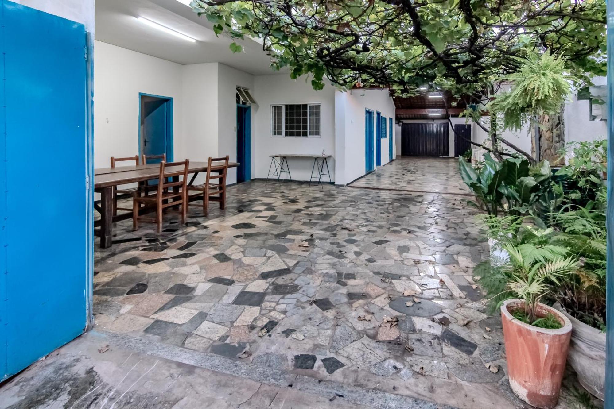 Отель Pousada Roosevelt Quarto 03 - Pousada Central Prox Rodoviaria E Dist Industrial Уберландия Экстерьер фото